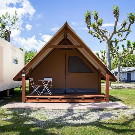 Rose Camping Dormelletto