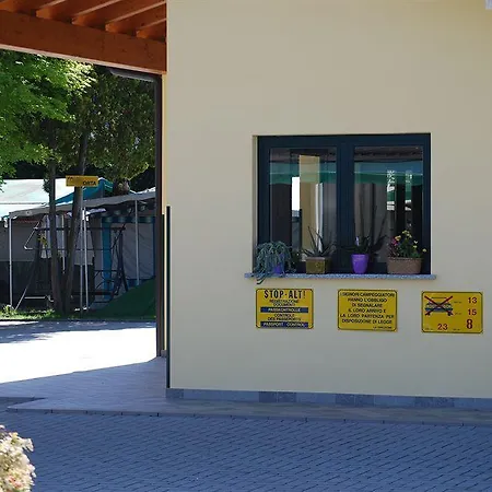 Rose Campingplatz Dormelletto